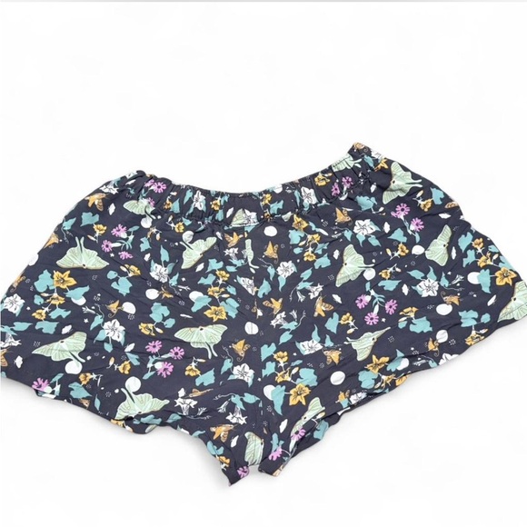 Patagonia Barely Baggies Shorts – M – Floral Moth Print - Picture 2 of 4